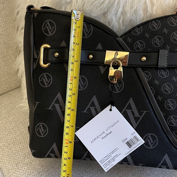 Adrienne Vittadini Signature Collection Handbag - Picture 7 of 8
